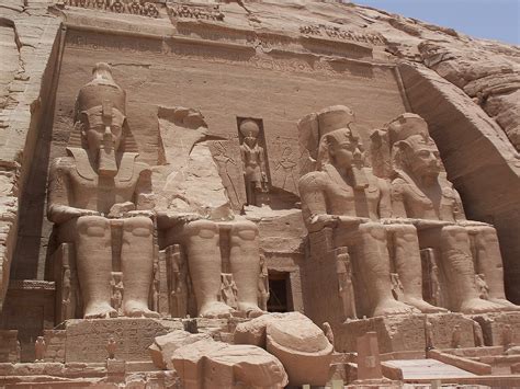  Abu Simbel, Zabytkowe Świątynie i Wieczne Skarby!