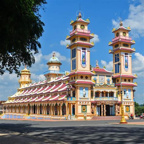 Cao Dai Temple – Pompöse architektonische Meisterleistung mit einer faszinierenden religiösen Geschichte!