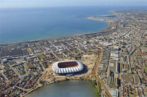 Nelson Mandela Bay Stadium: Przenikliwy Wiatr Historii i Sportowego Rozmachu!