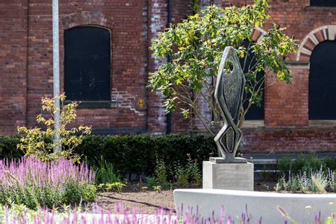  The Hepworth Wakefield: Sculptures That Sing and Spaces That Inspire!